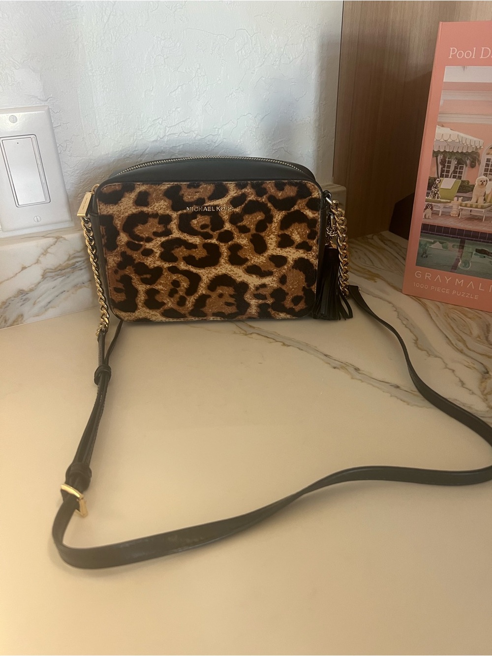 Michael Kors Leopard Print Crossbody with Gold Chain and Black Trim - Picture 4 of 4